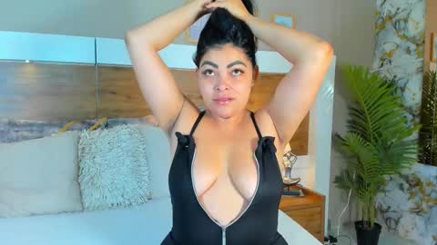 Emma  online show from February 2025 12:13:02 PM