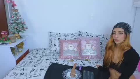 Emma Blue  modelo independiente online show from December 2024 04:34:02 AM