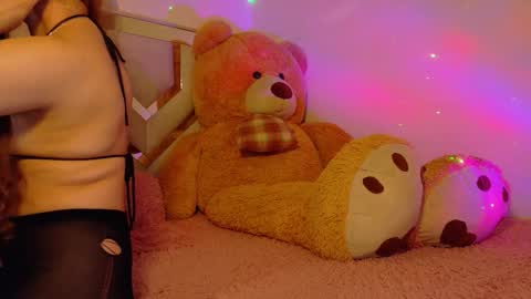  Emma  online show from September 2025 11:30:01 PM