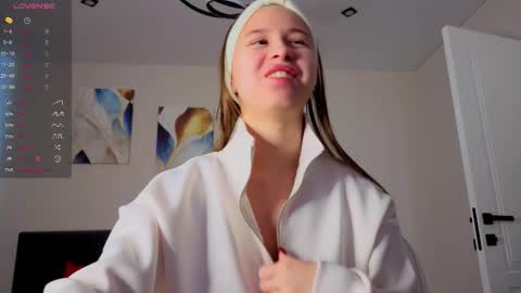 Emma online show from October 2025 06:22:02 AM