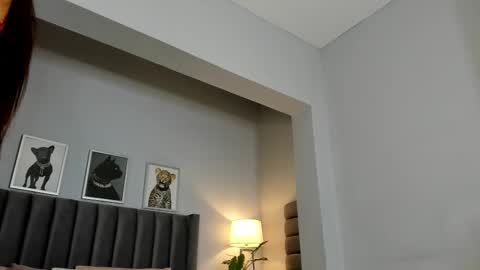 Emma online show from November 2025 08:34:02 PM