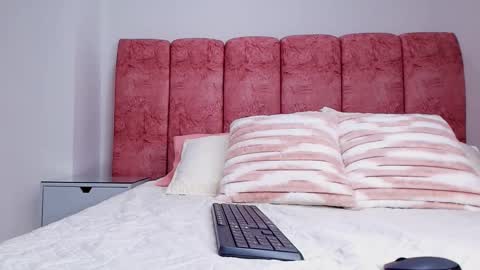 Emma online show from November 2025 03:06:02 AM