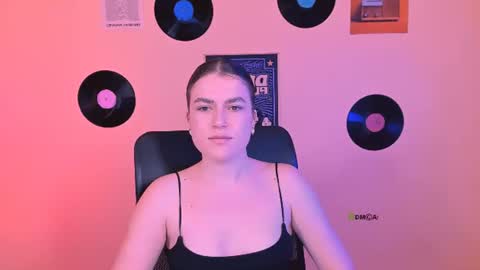 Snapshot of emma_dark_ chatting on June 2026 11:52:01 AM emma_dark_ online show from June 2026 11:52:01 AM