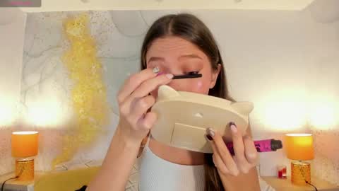 emma_jhoons online show from November 2025 11:10:01 AM