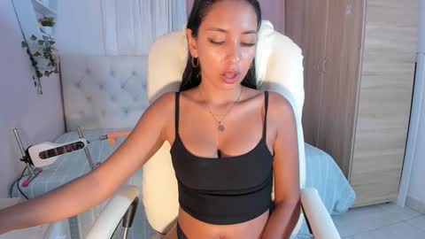 Emma online show from October 2025 07:16:01 PM