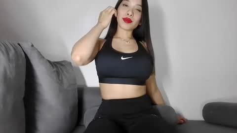 Snapshot of emma_lovv chatting on January 2025 02:04:01 AM Emma 3 online show from January 2025 02:04:01 AM