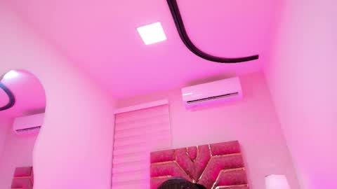 emma online show from November 2025 12:00:02 PM