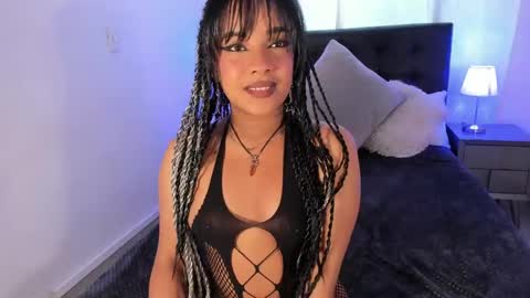 Snapshot of emma_martiin chatting on April 2026 07:04:02 PM Im Emma online show from April 2026 07:04:02 PM