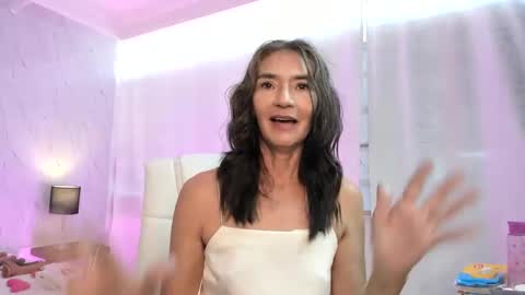 Emma  online show from January 2025 06:10:01 PM