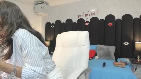 Emma  online show from February 2025 12:28:01 PM