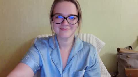 emma_misty_ online show from October 2025 05:35:02 PM