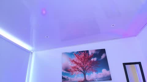 Emma Monserratt online show from November 2025 07:38:01 PM