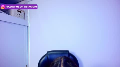 Emma Monserratt online show from November 2025 08:01:01 PM