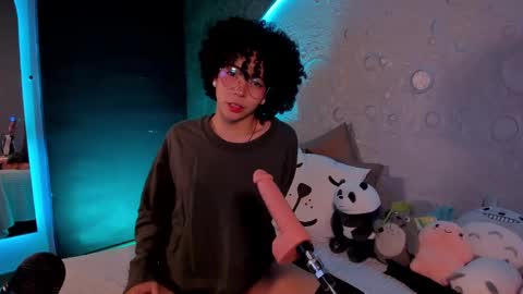     online show from February 2025 10:04:02 AM