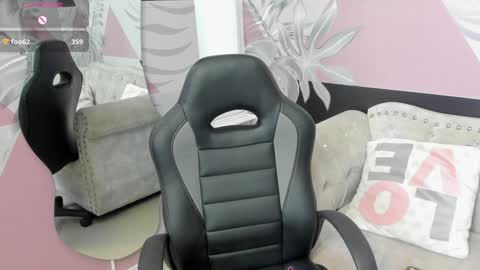 Snapshot of emma_petite4u chatting on January 2025 03:07:01 PM Emma online show from January 2025 03:07:01 PM