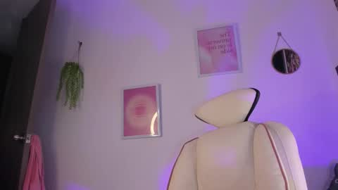 Emma online show from January 2026 04:48:02 AM