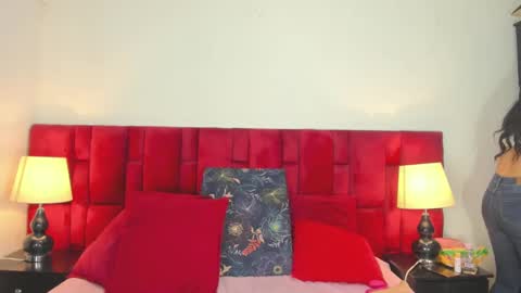 Snapshot of emma_rosse_01 chatting on September 2025 06:07:01 AM Emma rosse online show from September 2025 06:07:01 AM