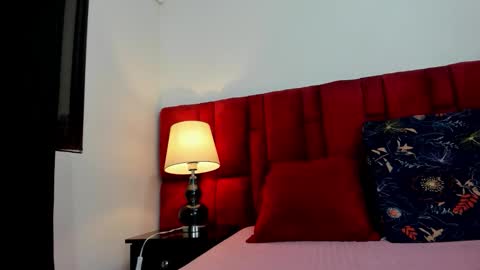 Snapshot of emma_rosse_01 chatting on October 2025 05:08:01 AM Emma rosse online show from October 2025 05:08:01 AM