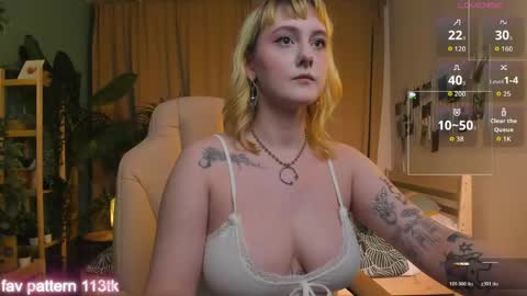 Snapshot of emma_thomps chatting on April 2026 02:12:02 PM Rose online show from April 2026 02:12:02 PM