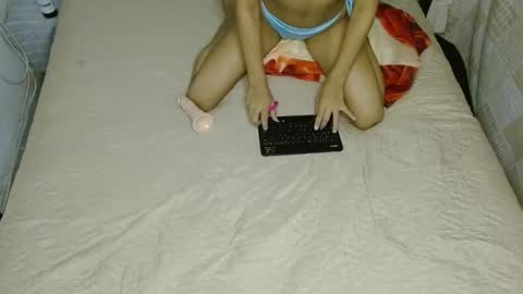 Snapshot of emma_walter22 chatting on February 2026 08:28:01 PM emma online show from February 2026 08:28:01 PM