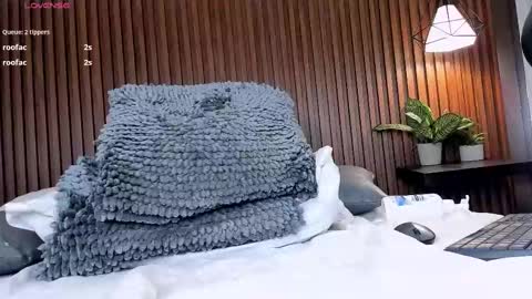 Snapshot of emma_white_01 chatting on February 2025 07:11:02 AM emma your love online show from February 2025 07:11:02 AM