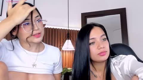 Snapshot of emma_white_01 chatting on February 2025 05:48:02 AM emma your love online show from February 2025 05:48:02 AM