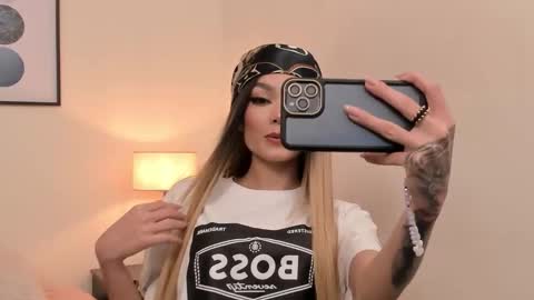 Emma  online show from February 2026 10:26:01 PM