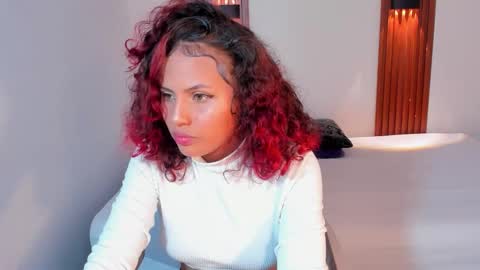 Snapshot of emmacole5 chatting on February 2026 04:24:02 AM emmacole5 online show from February 2026 04:24:02 AM