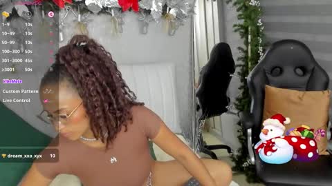  Emma Ferrary  online show from November 2025 12:46:01 AM