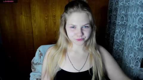 Snapshot of emmafrizea chatting on October 2025 05:00:01 PM Hello Im newMake me cumPVT 12tk for min ALL INCLUSIVE online show from October 2025 05:00:01 PM