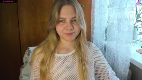 Snapshot of emmafrizea chatting on November 2025 09:41:01 AM Hello Im newMake me cumPVT 12tk for min ALL INCLUSIVE online show from November 2025 09:41:01 AM