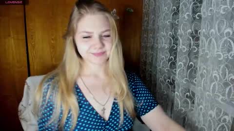 Snapshot of emmafrizea chatting on November 2025 09:37:02 PM Hello Im newMake me cumPVT 12tk for min ALL INCLUSIVE online show from November 2025 09:37:02 PM