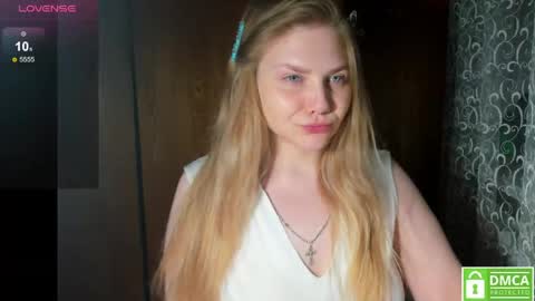 Snapshot of emmafrizea chatting on April 2026 09:09:02 PM Hello Im newMake me cumPVT 12tk for min ALL INCLUSIVE online show from April 2026 09:09:02 PM