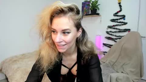 Emma online show from December 2025 08:19:02 AM