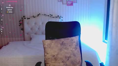 Snapshot of emmalove_doll chatting on February 2026 09:35:02 PM Emmas Room online show from February 2026 09:35:02 PM