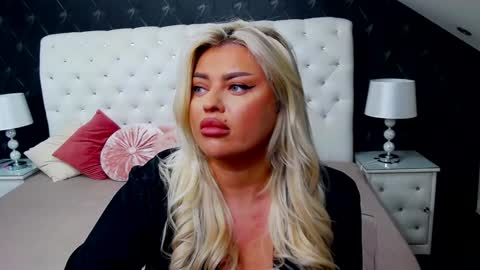 Emma Mavis online show from December 2024 08:55:02 AM