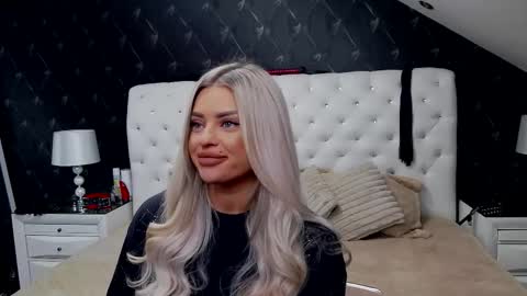 Emma Mavis online show from February 2026 12:26:01 PM