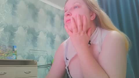emmamelody online show from October 2025 10:49:02 AM