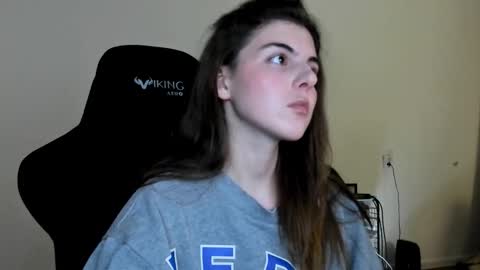 Emma online show from November 2025 03:01:02 PM