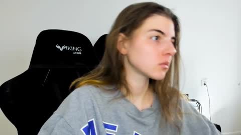 Emma online show from November 2025 11:09:02 AM