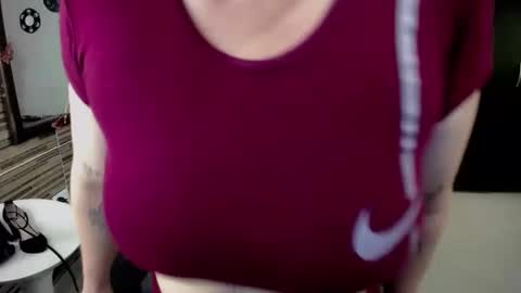 Emma online show from November 2025 07:23:02 PM