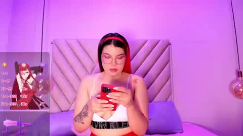 Snapshot of emmaswift1 chatting on July 2026 12:43:01 AM Emma online show from July 2026 12:43:01 AM