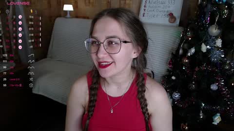 Mia online show from December 2024 04:14:02 PM