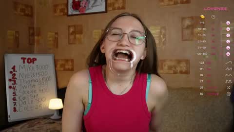 Mia online show from March 2025 04:35:02 PM