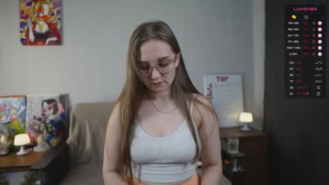 Mia online show from October 2025 03:18:01 PM