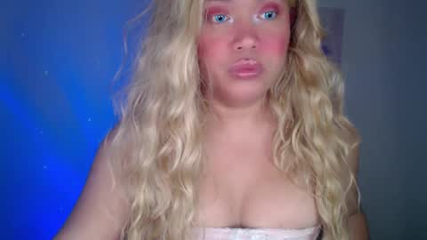 Snapshot of emmawatsoons chatting on January 2025 08:25:01 PM YourDreamGirl Emma online show from January 2025 08:25:01 PM