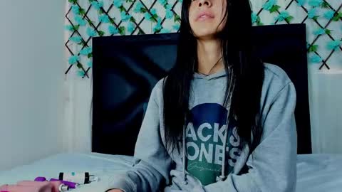  Emma  online show from January 2025 02:52:01 PM