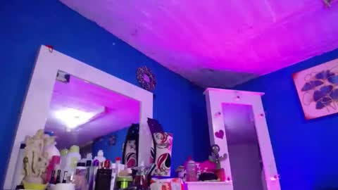 Emma  online show from November 2025 02:49:02 PM