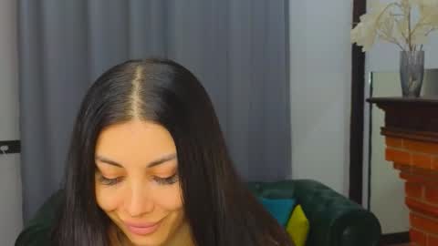 Snapshot of emmi_swon chatting on October 2025 04:51:01 PM Mia online show from October 2025 04:51:01 PM
