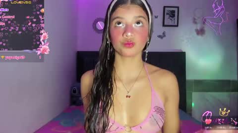 Snapshot of emmie_bunny chatting on May 2026 10:26:01 PM Emmie online show from May 2026 10:26:01 PM
